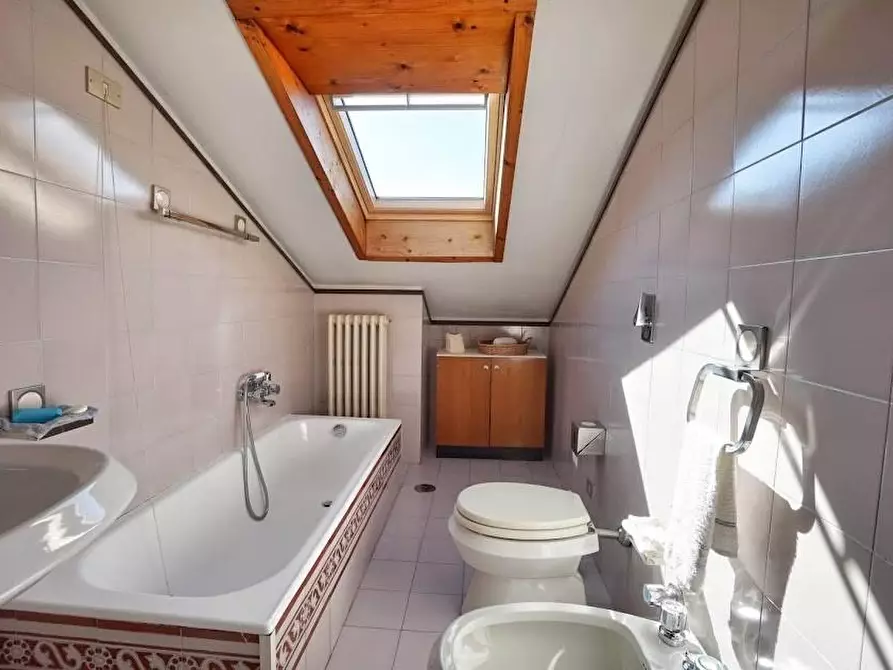 Immagine 25 di Casa indipendente in vendita  a Carrara