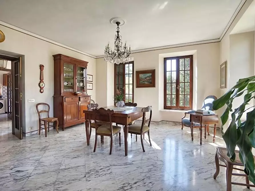 Immagine 7 di Casa indipendente in vendita  a Carrara