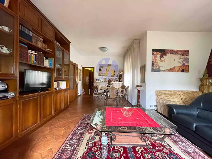 Immagine 15 di Casa indipendente in vendita  a Pietrasanta