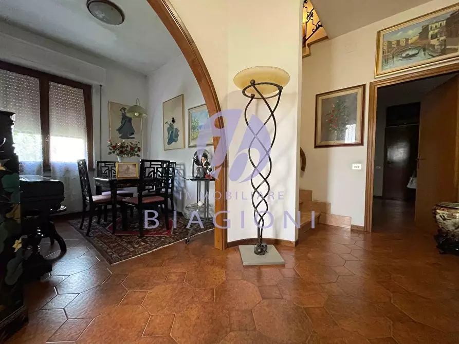 Immagine 8 di Casa indipendente in vendita  a Pietrasanta
