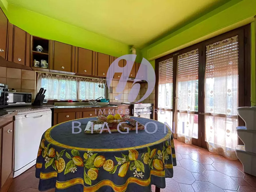 Immagine 13 di Casa indipendente in vendita  a Pietrasanta