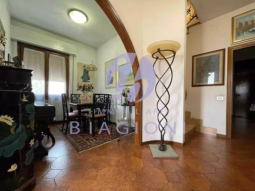 Immagine 9 di Casa indipendente in vendita  a Pietrasanta
