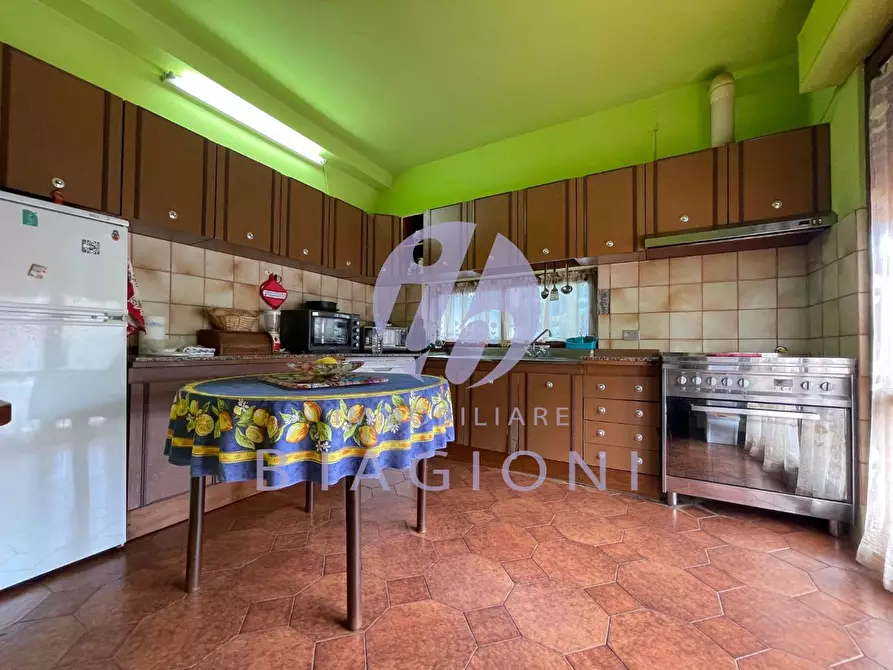 Immagine 11 di Casa indipendente in vendita  a Pietrasanta