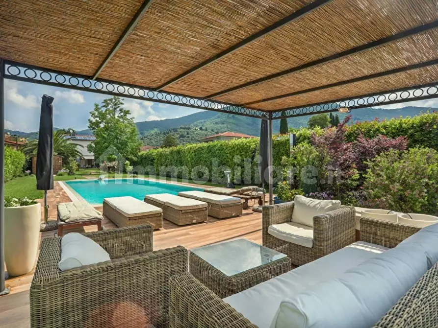 Immagine 2 di Immobile di prestigio in vendita  a San Giuliano Terme