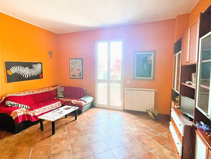 Immagine 4 di Casa semindipendente in vendita  a Massa