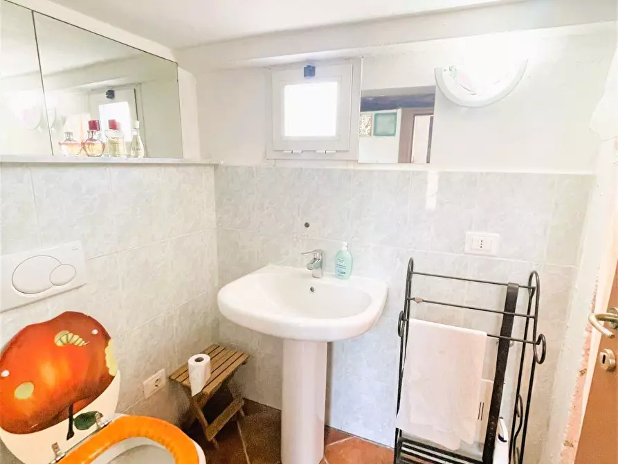 Immagine 2 di Casa semindipendente in vendita  a Massa