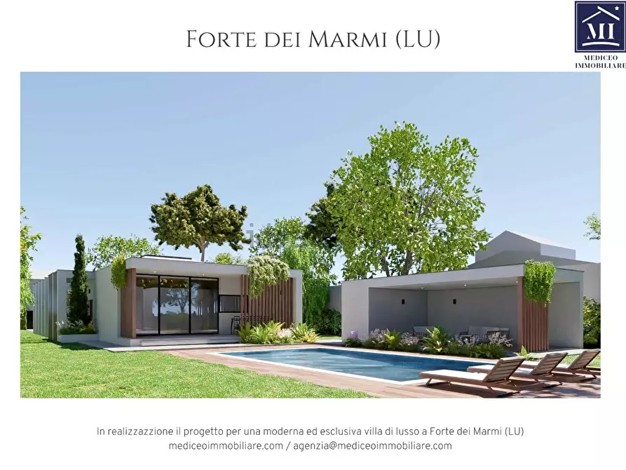 Immagine 1 di Villa in vendita  a Forte Dei Marmi