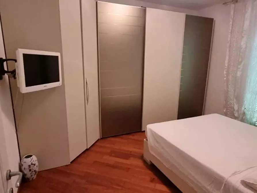 Immagine 16 di Casa indipendente in vendita  a Carrara