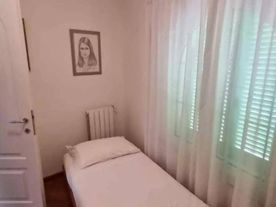 Immagine 23 di Casa indipendente in vendita  a Carrara
