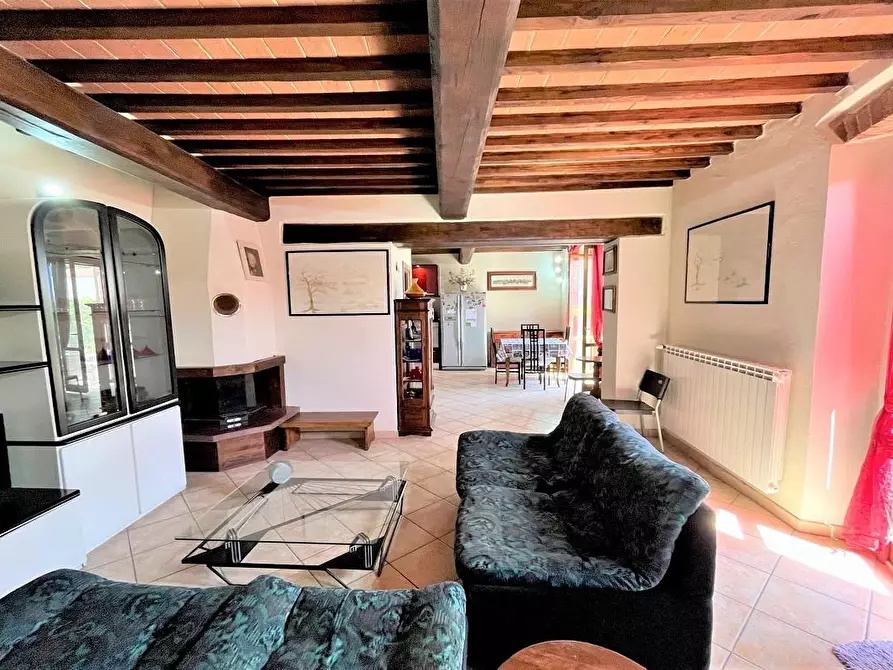 Immagine 14 di Appartamento in vendita  a San Gimignano