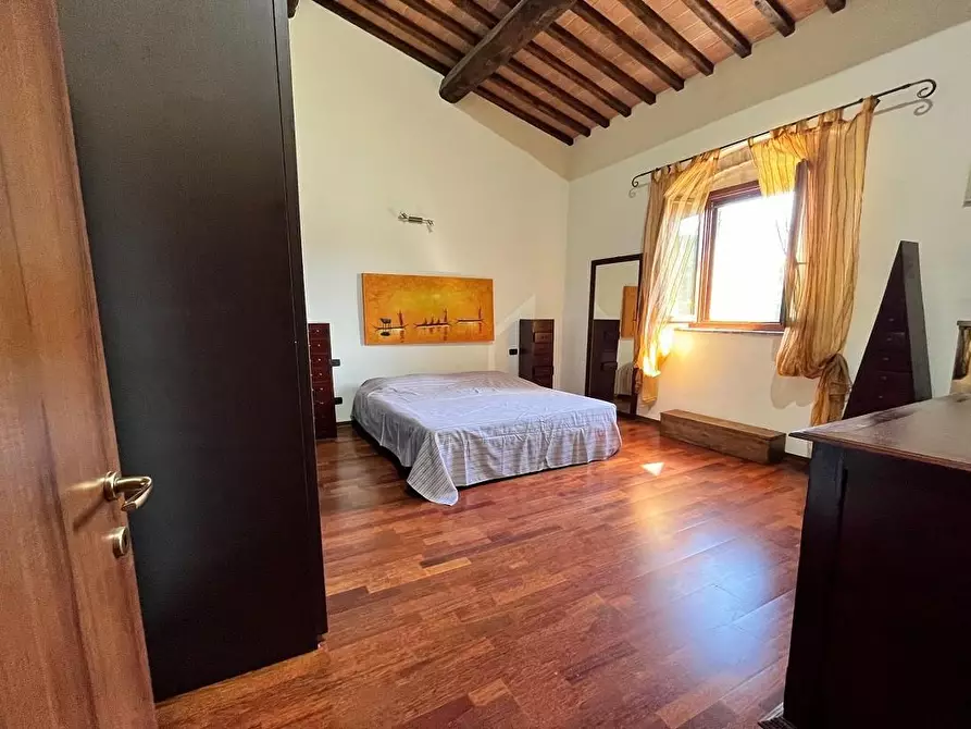 Immagine 17 di Appartamento in vendita  a San Gimignano