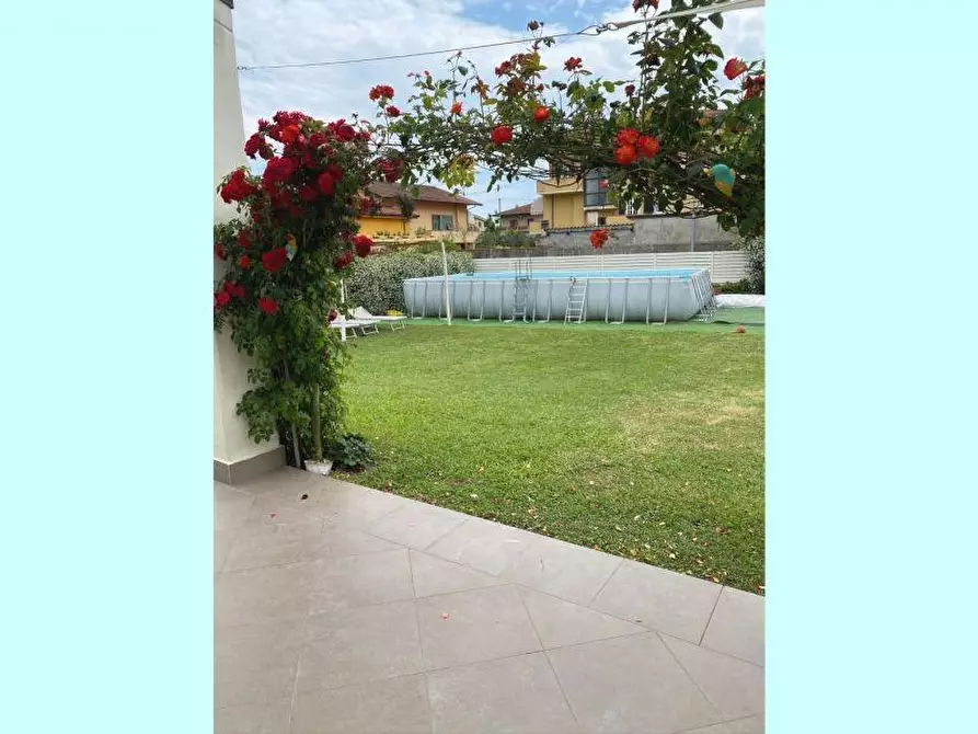 Immagine 7 di Villa in vendita  a Carrara