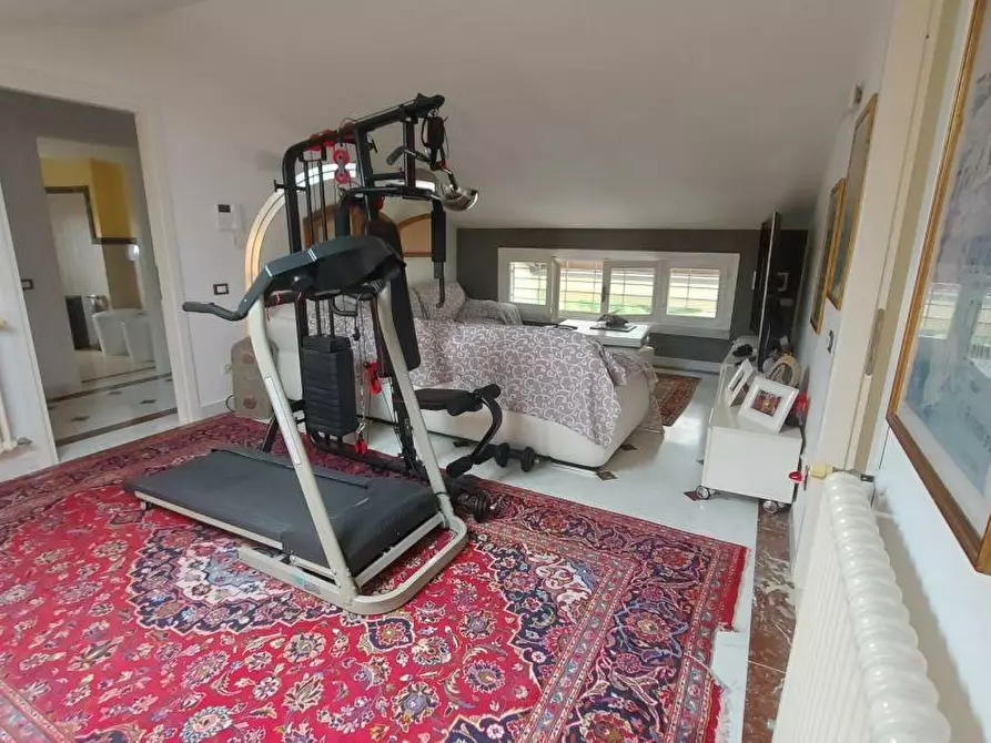 Immagine 26 di Villa in vendita  a Carrara