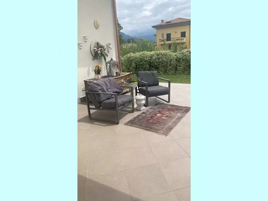 Immagine 9 di Villa in vendita  a Carrara