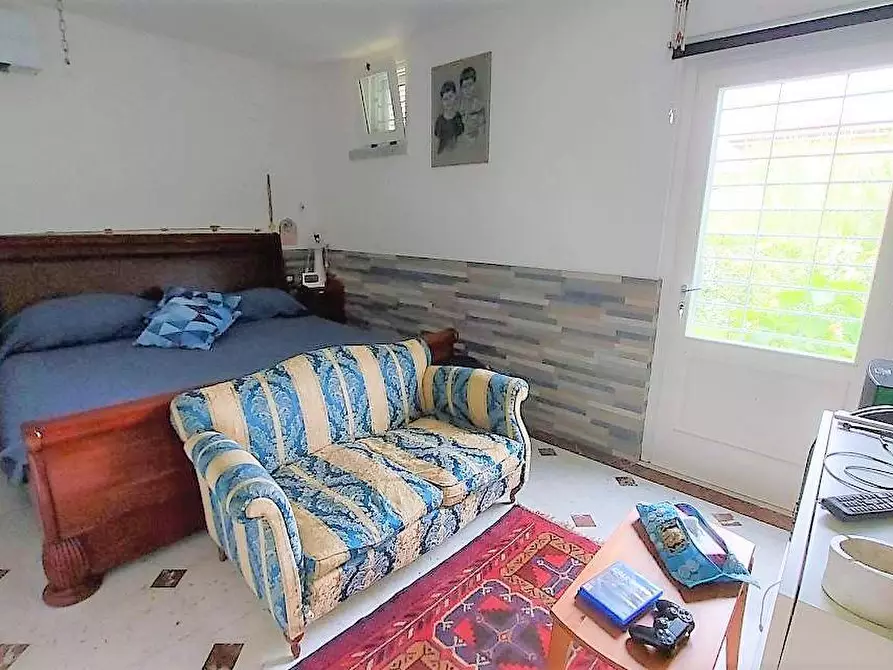 Immagine 27 di Villa in vendita  a Carrara