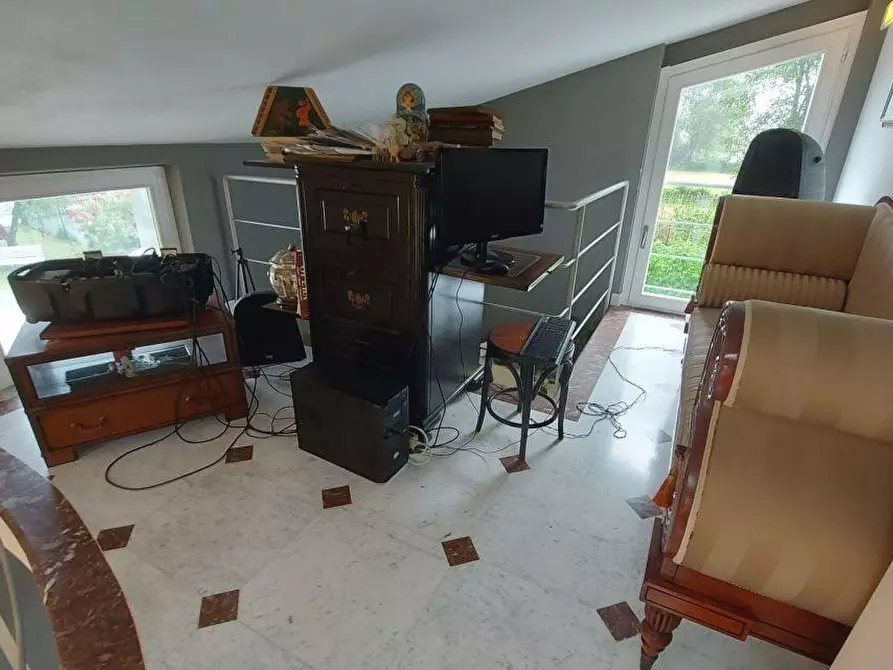 Immagine 23 di Villa in vendita  a Carrara