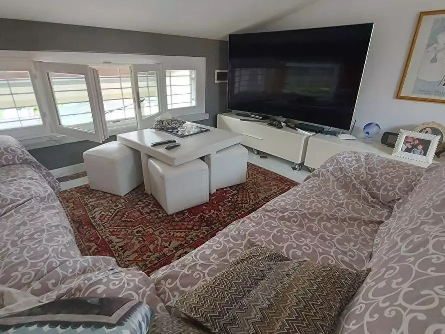 Immagine 22 di Villa in vendita  a Carrara