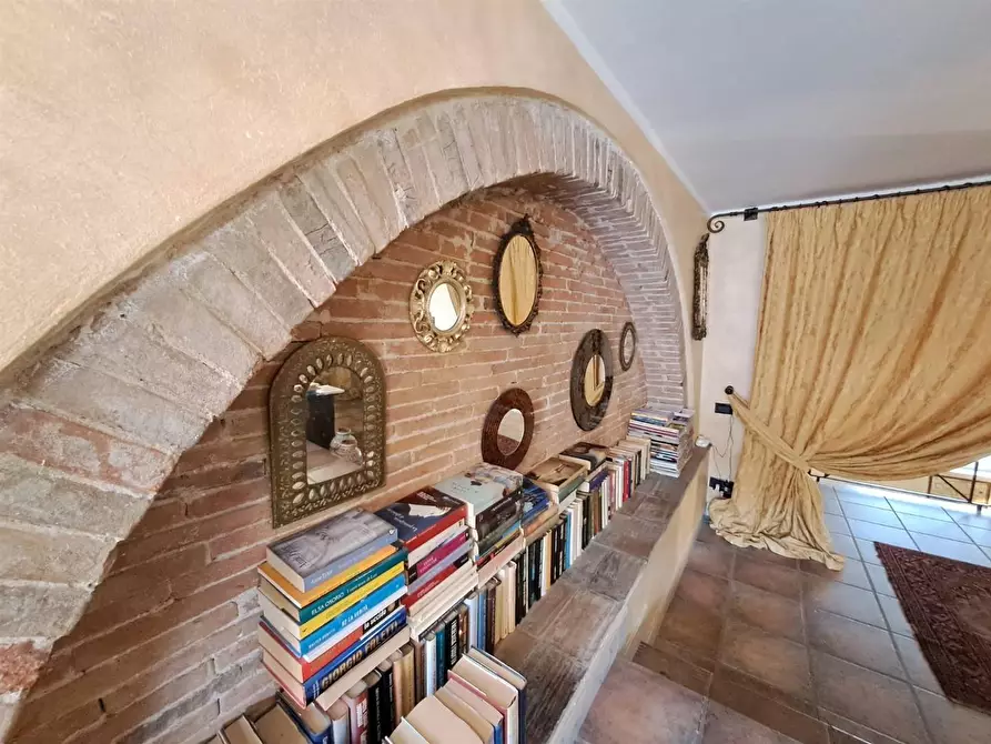 Immagine 28 di Appartamento in vendita  a Carrara