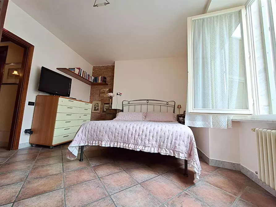 Immagine 11 di Appartamento in vendita  a Carrara