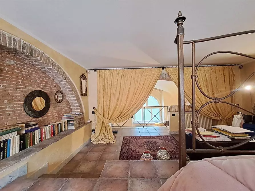 Immagine 23 di Appartamento in vendita  a Carrara