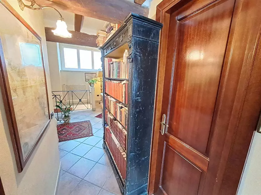 Immagine 9 di Appartamento in vendita  a Carrara