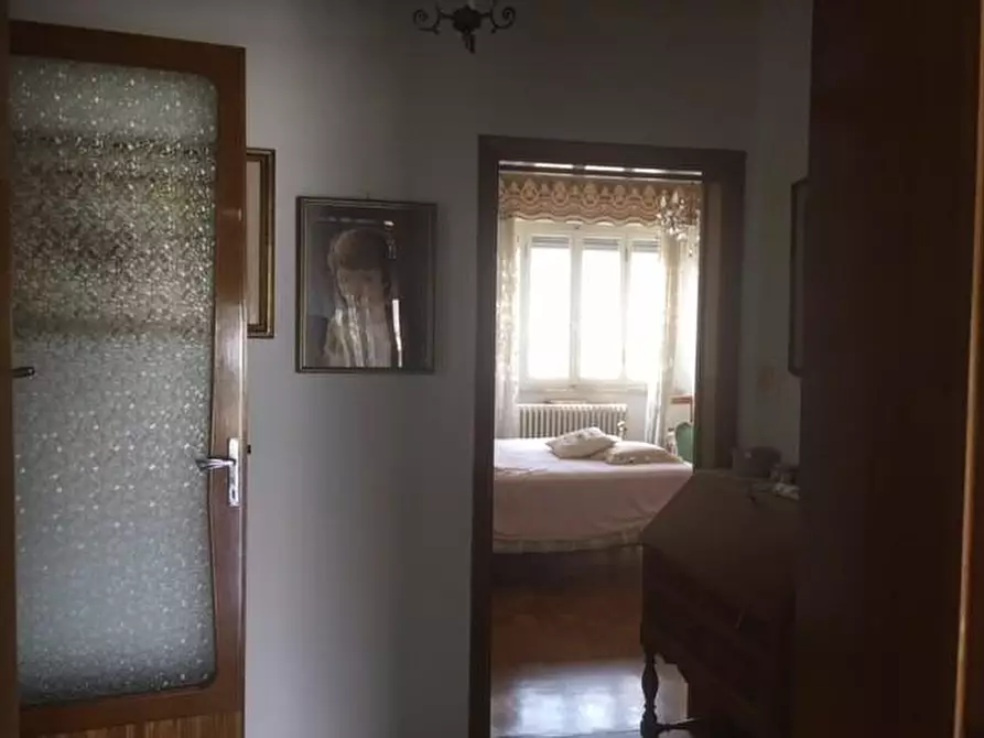 Immagine 34 di Villa in vendita  a Cascina