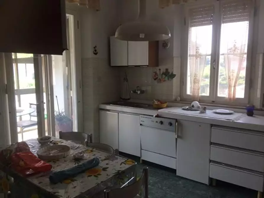 Immagine 31 di Villa in vendita  a Cascina