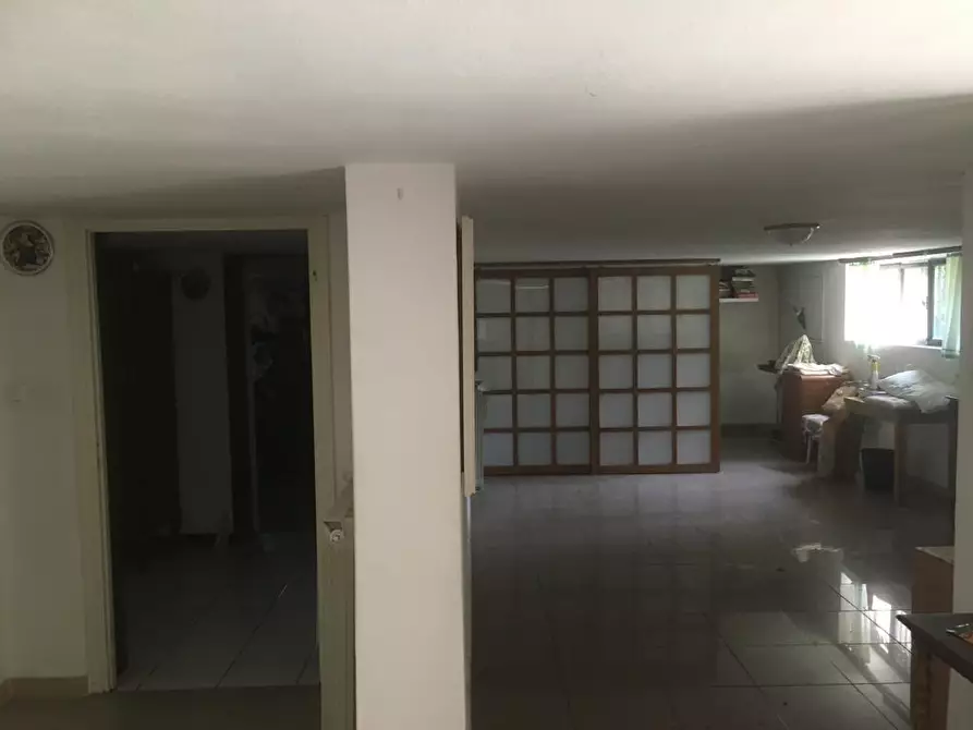 Immagine 10 di Villa in vendita  a Cascina