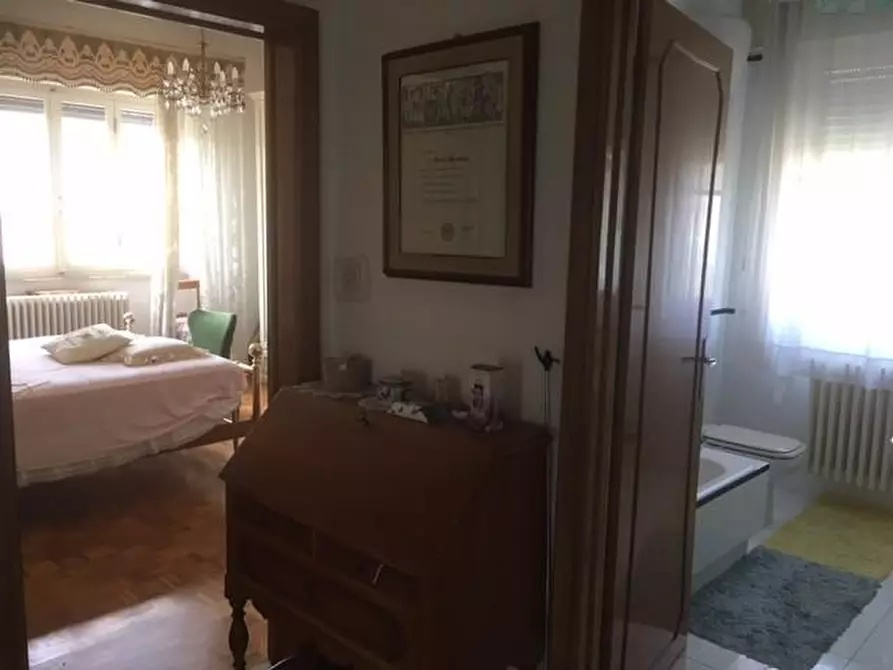 Immagine 35 di Villa in vendita  a Cascina