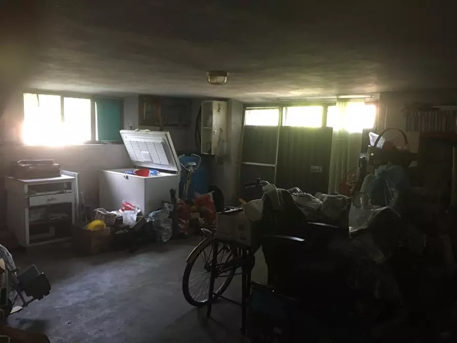 Immagine 11 di Villa in vendita  a Cascina