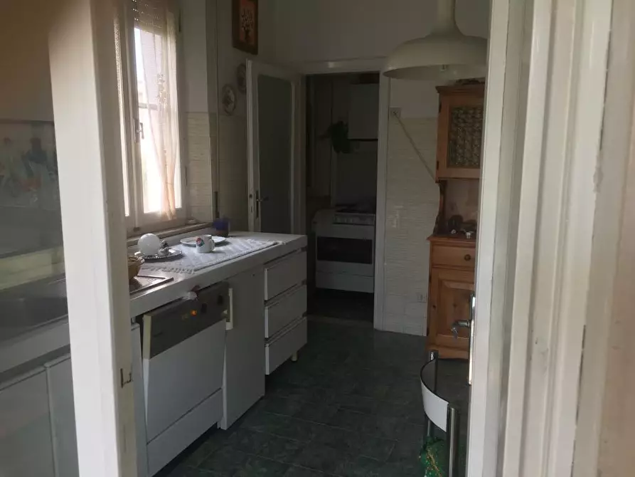 Immagine 18 di Villa in vendita  a Cascina