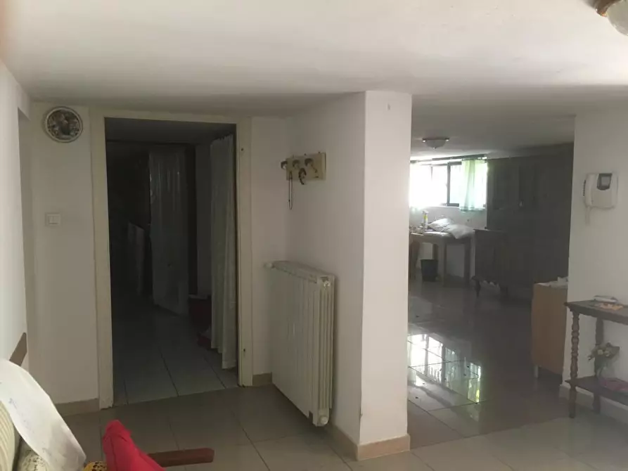 Immagine 25 di Villa in vendita  a Cascina