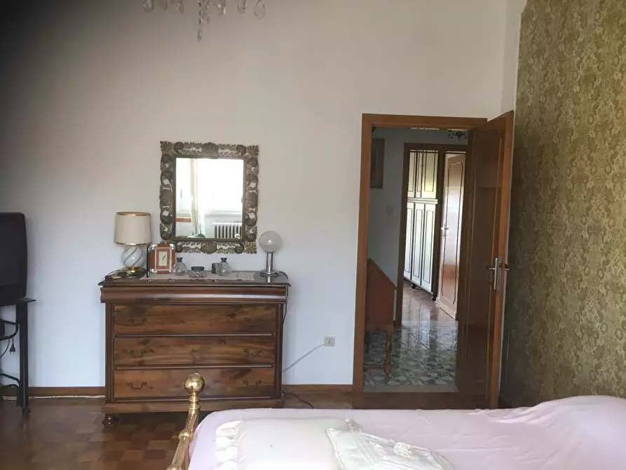 Immagine 8 di Villa in vendita  a Cascina