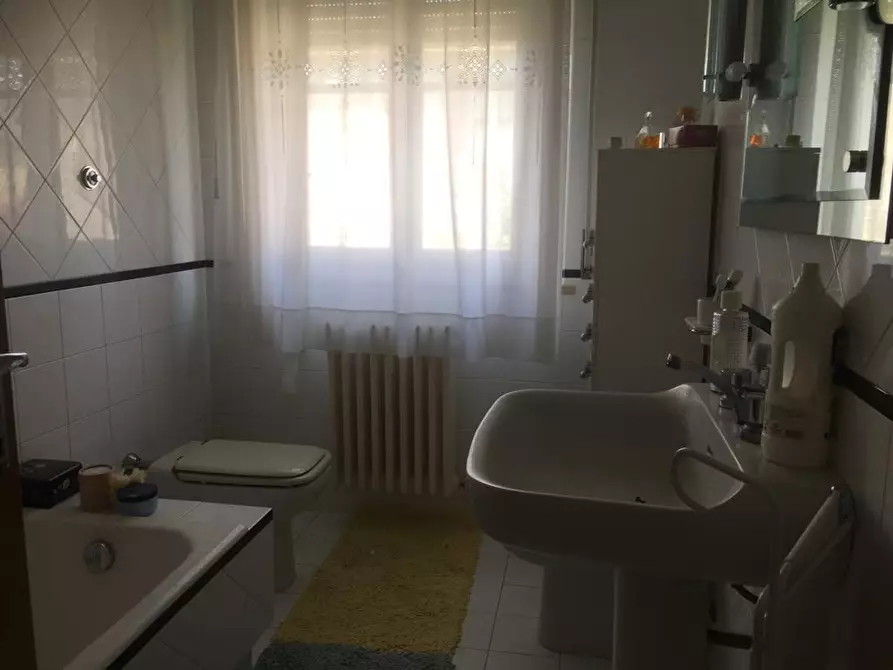 Immagine 14 di Villa in vendita  a Cascina