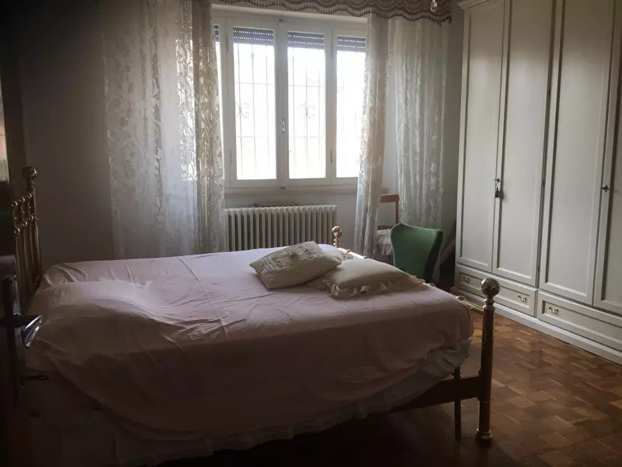 Immagine 5 di Villa in vendita  a Cascina