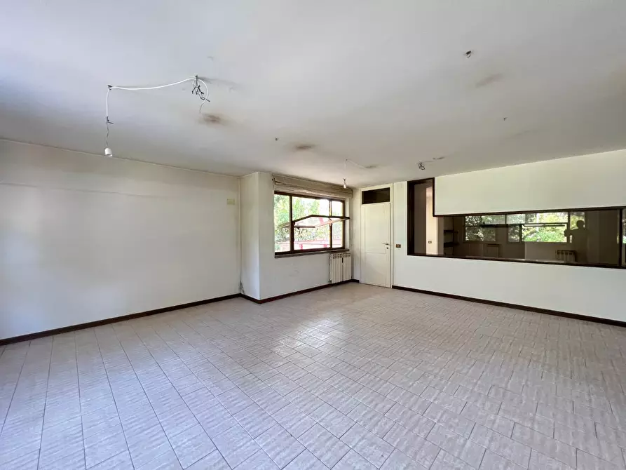 Immagine 14 di Ufficio in vendita  a Vinci