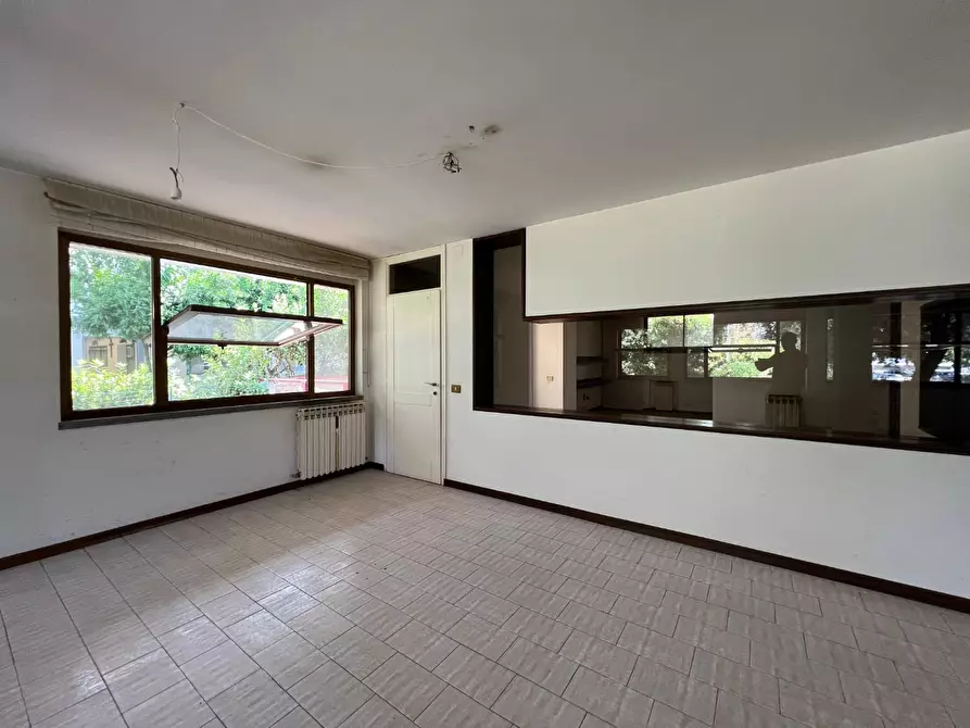 Immagine 15 di Ufficio in vendita  a Vinci