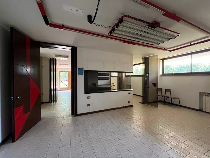 Immagine 12 di Ufficio in vendita  a Vinci