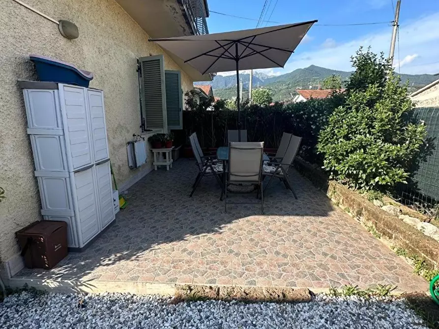 Immagine 3 di Appartamento in vendita  a Montignoso