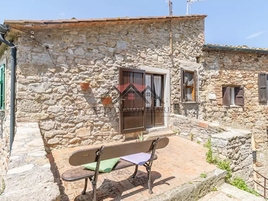 Immagine 11 di Appartamento in vendita  a Pomarance