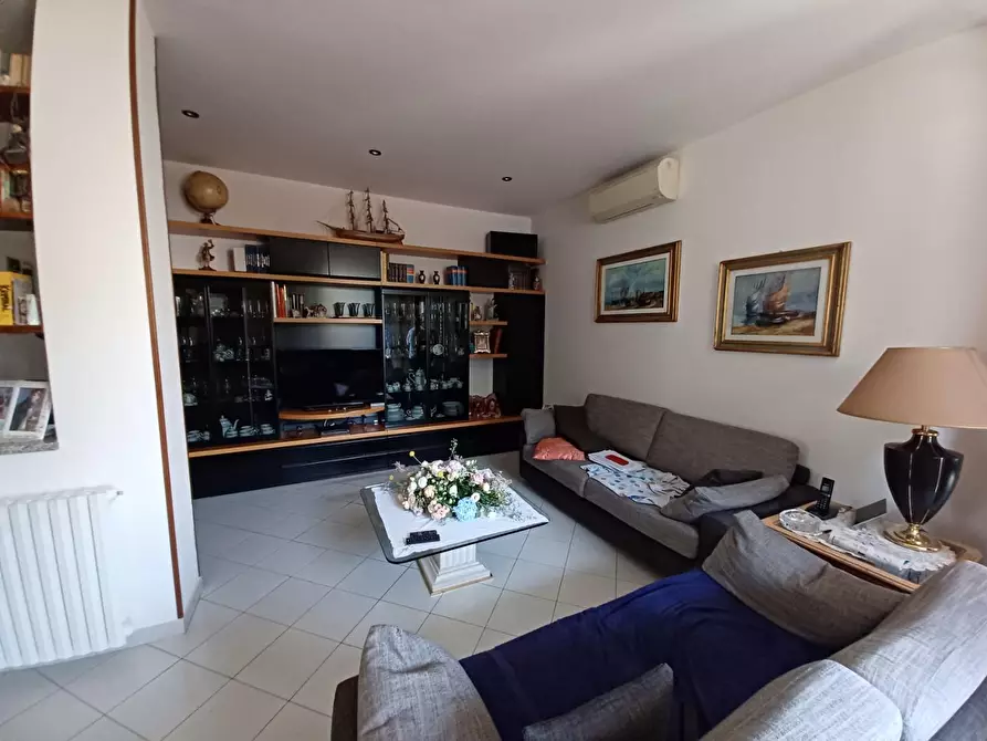 Immagine 2 di Porzione di casa in vendita  a Vinci