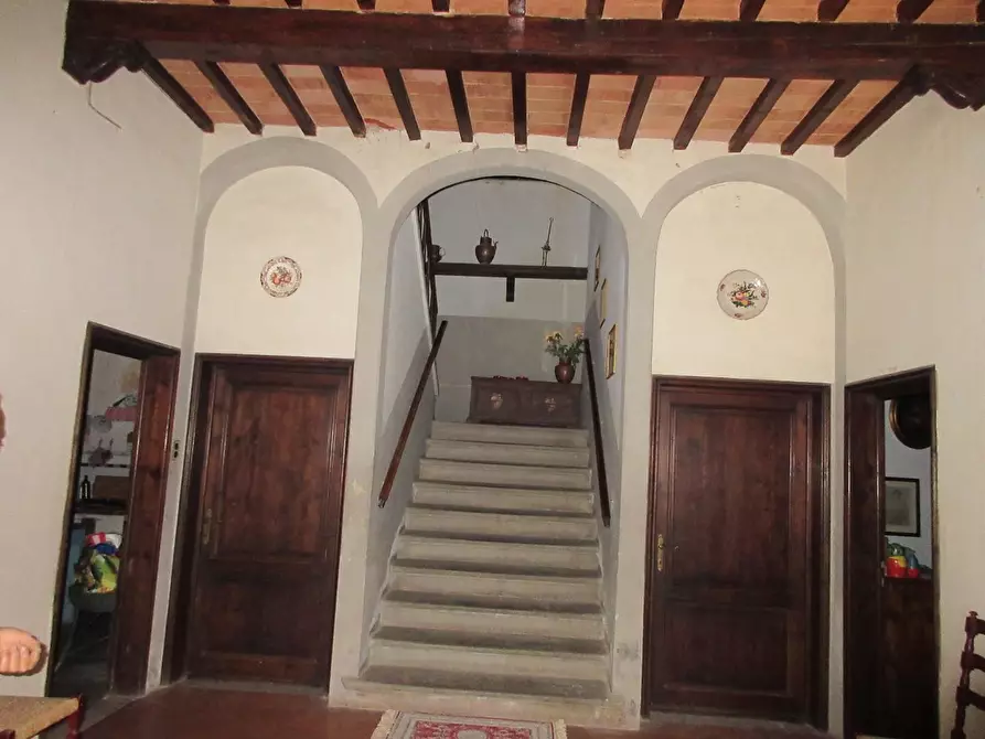 Immagine 2 di Villa in vendita  a Vinci