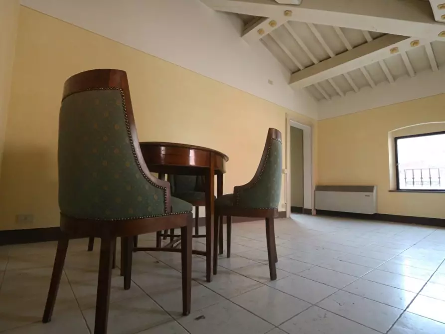 Immagine 34 di Locale commerciale in vendita  a Bientina