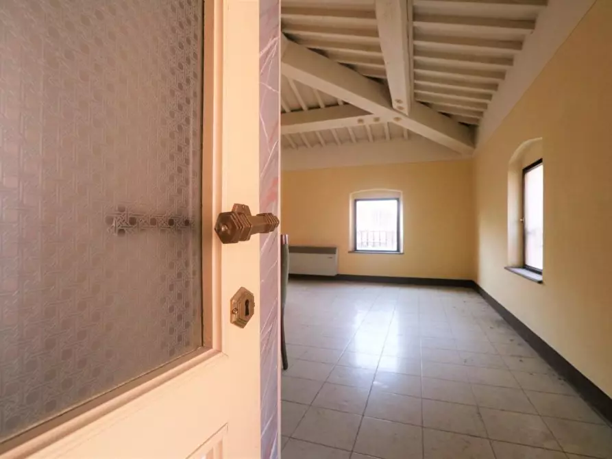 Immagine 24 di Locale commerciale in vendita  a Bientina