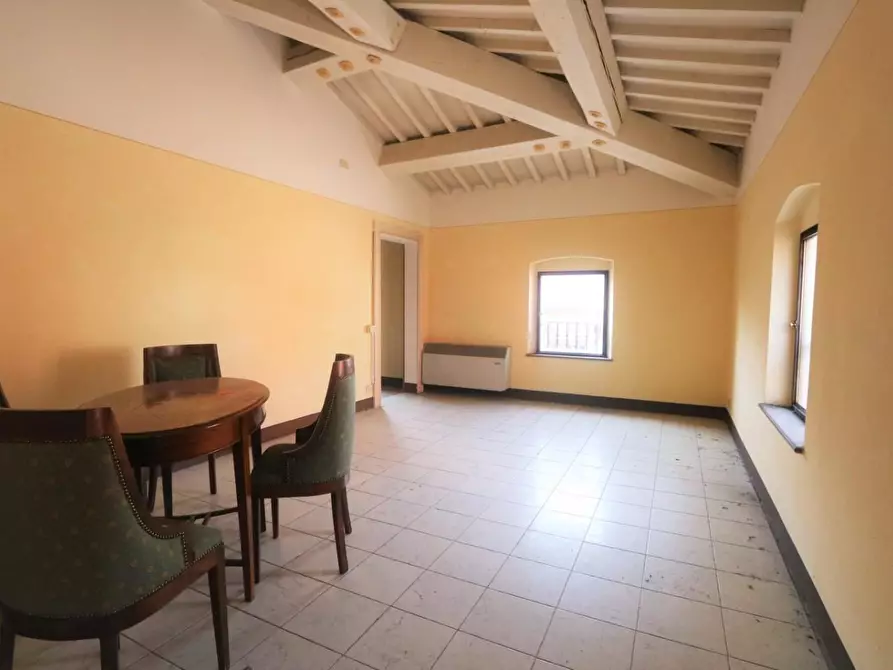 Immagine 20 di Locale commerciale in vendita  a Bientina