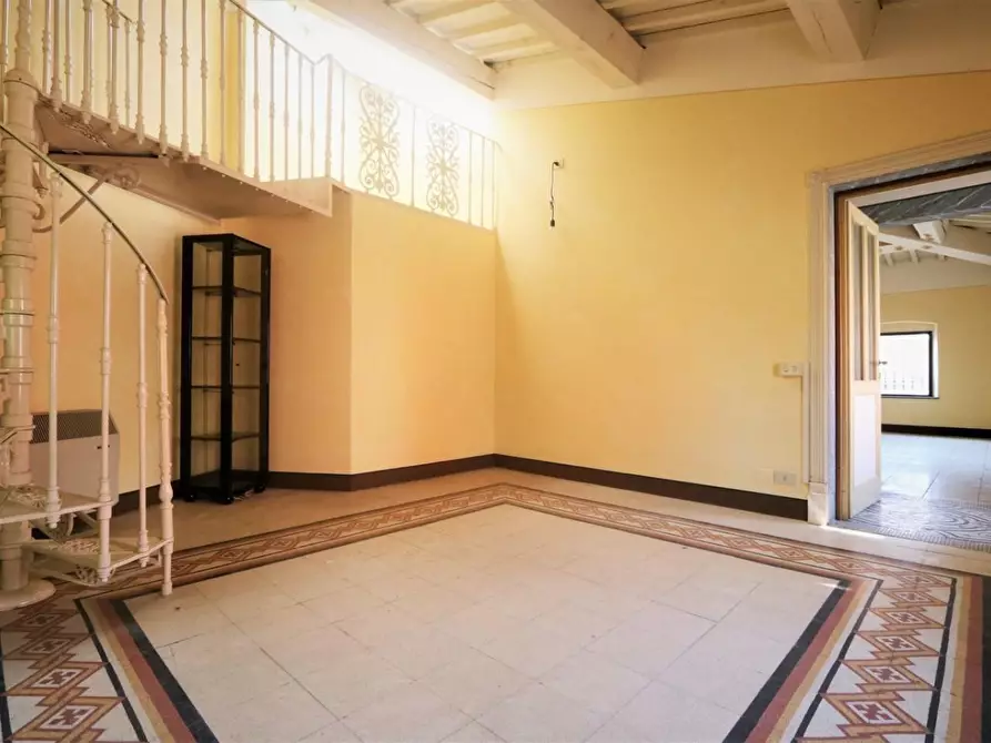 Immagine 26 di Locale commerciale in vendita  a Bientina