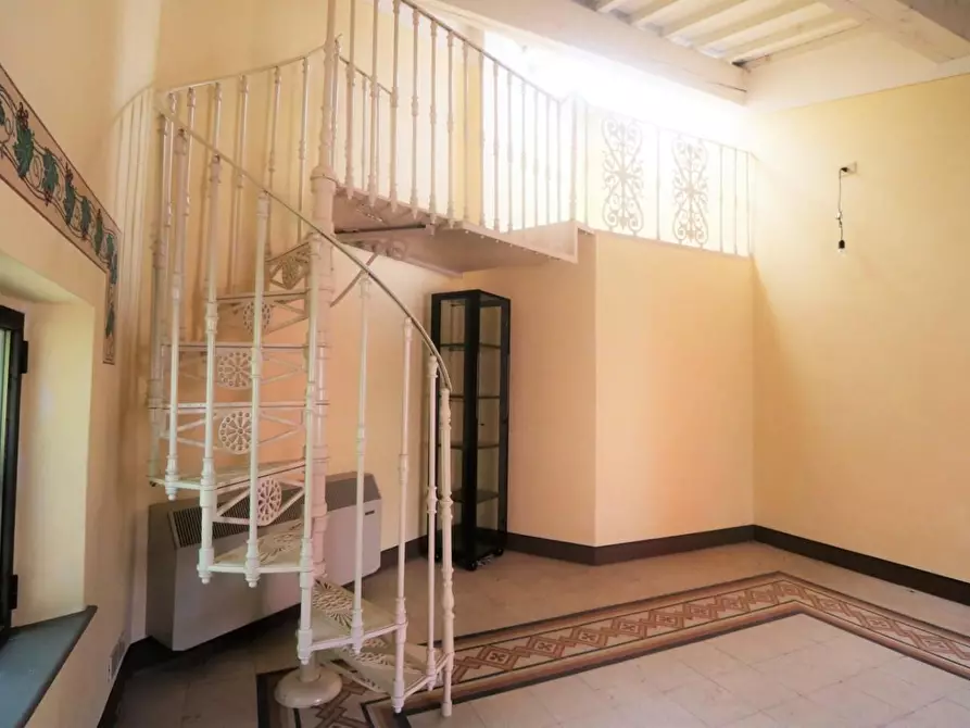 Immagine 27 di Locale commerciale in vendita  a Bientina