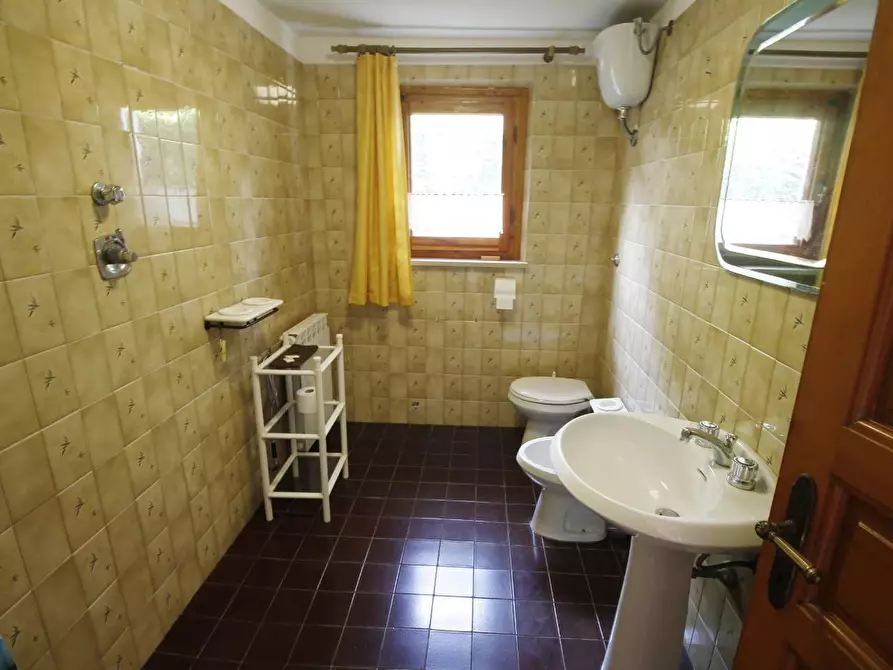 Immagine 18 di Villa in vendita  a Montecatini Terme