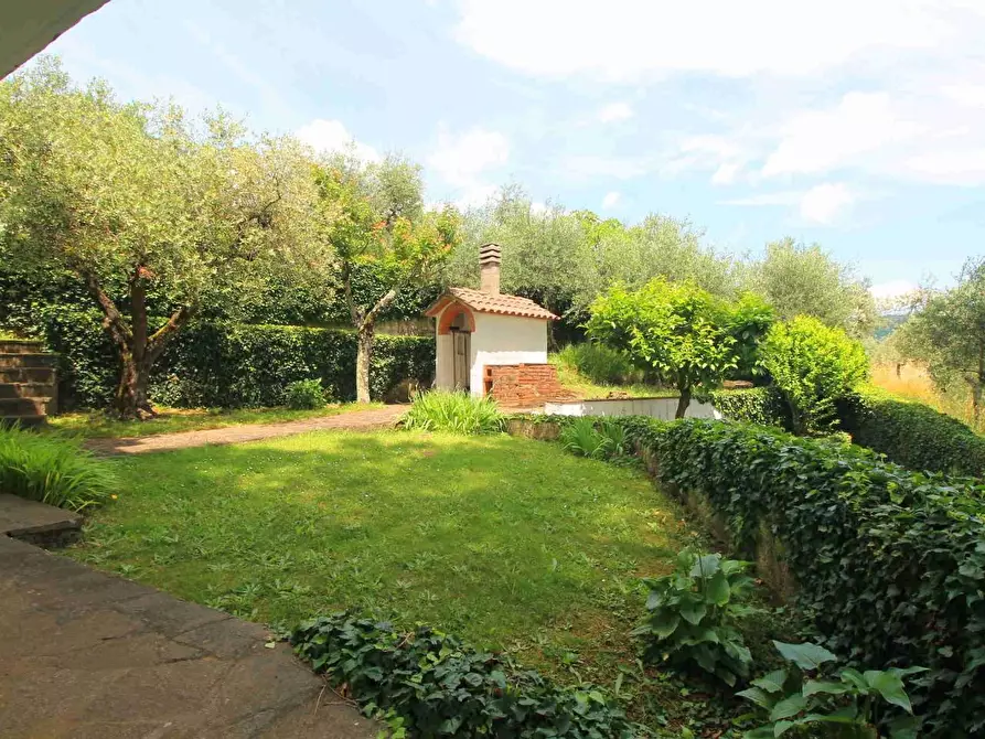 Immagine 29 di Villa in vendita  a Montecatini Terme