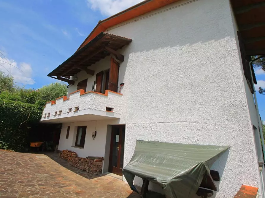 Immagine 25 di Villa in vendita  a Montecatini Terme